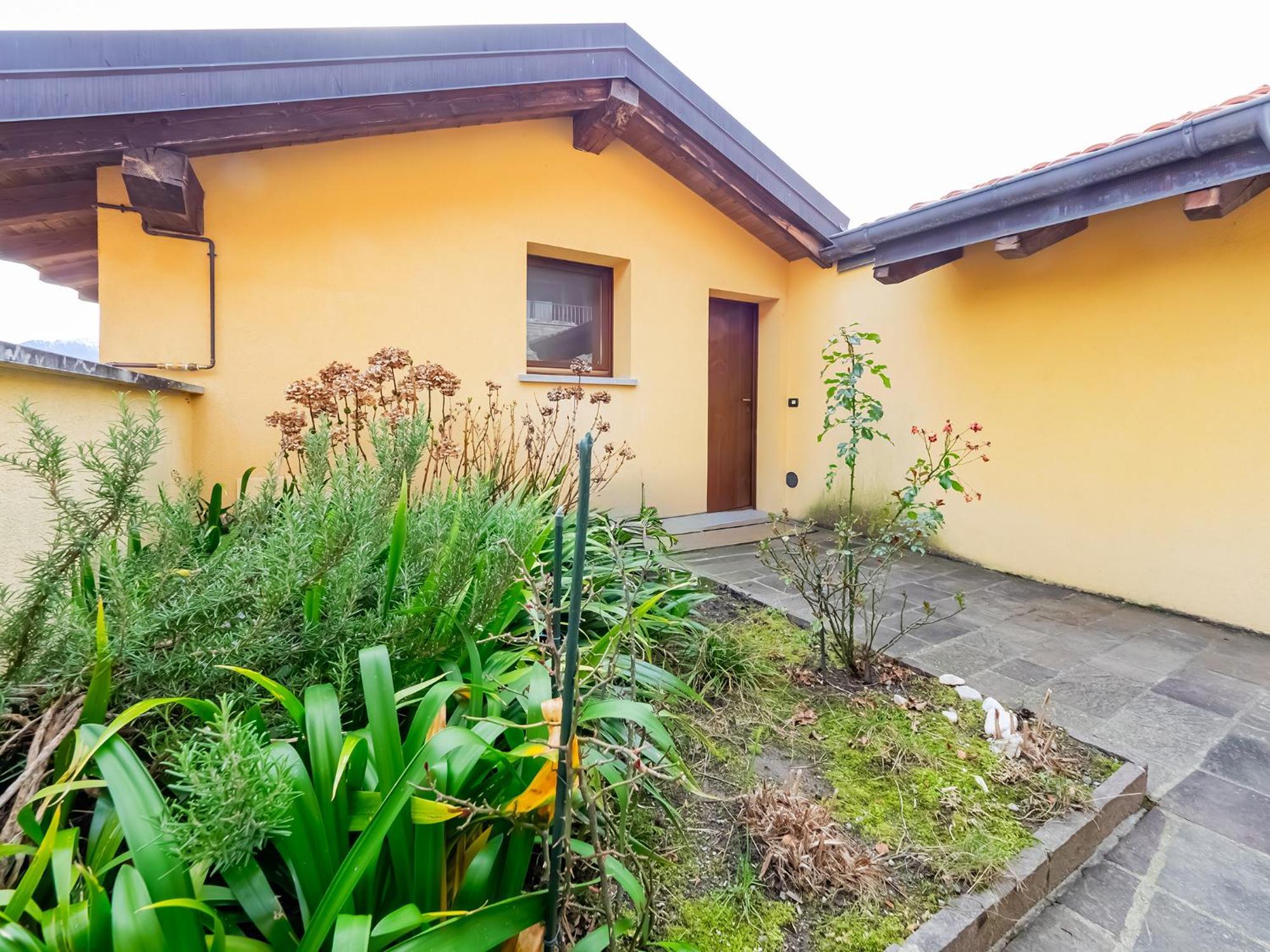 Rododendro House Relax Apartment Morbio Екстериор снимка